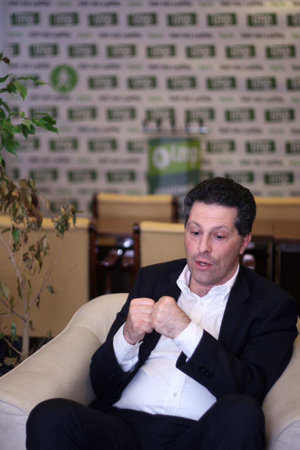 Illustration for article titled A gyűlölet hogyne zavarna? – Schiffer András a Cinknek