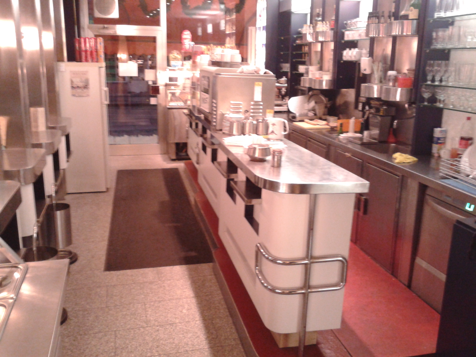 Illustration for article titled De hát pont karácsony előtt ki megy már Bécsbe?! Én