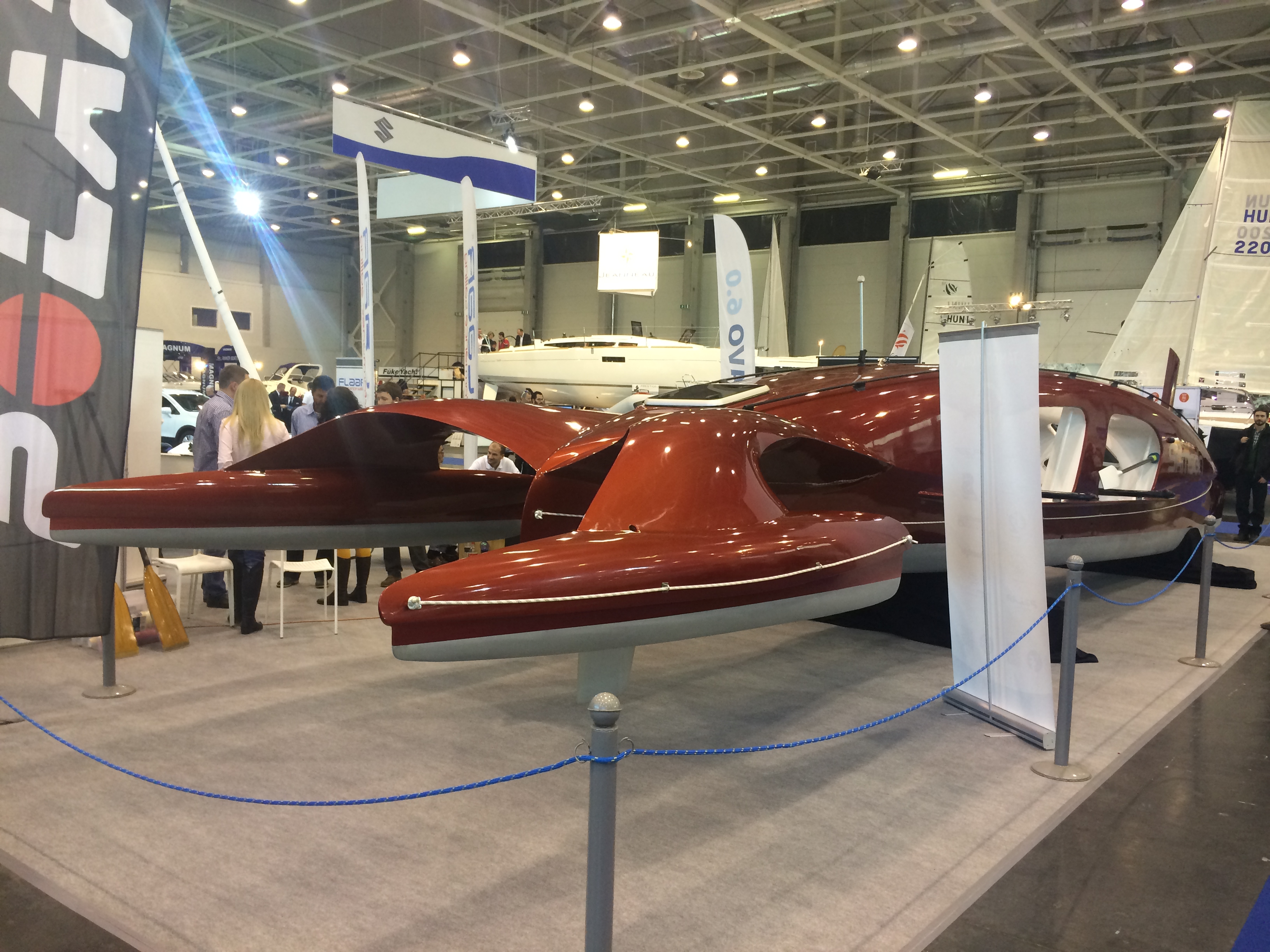 Illustration for article titled Így buliznak döglött állatokkal az ország legidiótábban öltözött emberei