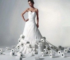 Illustration for article titled Ugye nem hiszitek el? 2016.évi WC-papír esküvői ruha verseny győztesei. Szabás-varrás videóval!