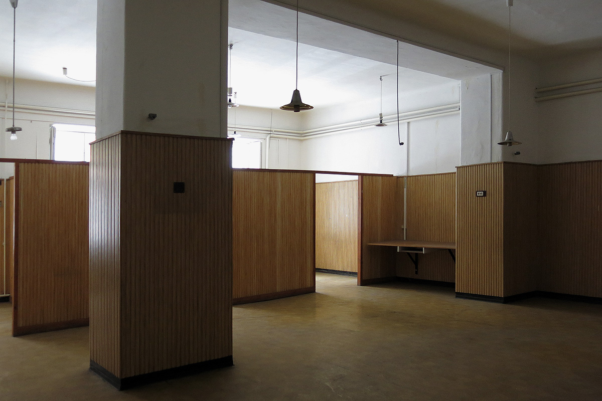 Illustration for article titled Ebbe az Andrássy úti bérpalotába költözik a Cink