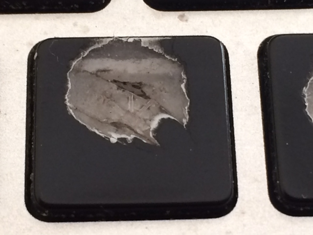 Illustration for article titled Áttörték az ujjaim a Macbook billentyűzetét