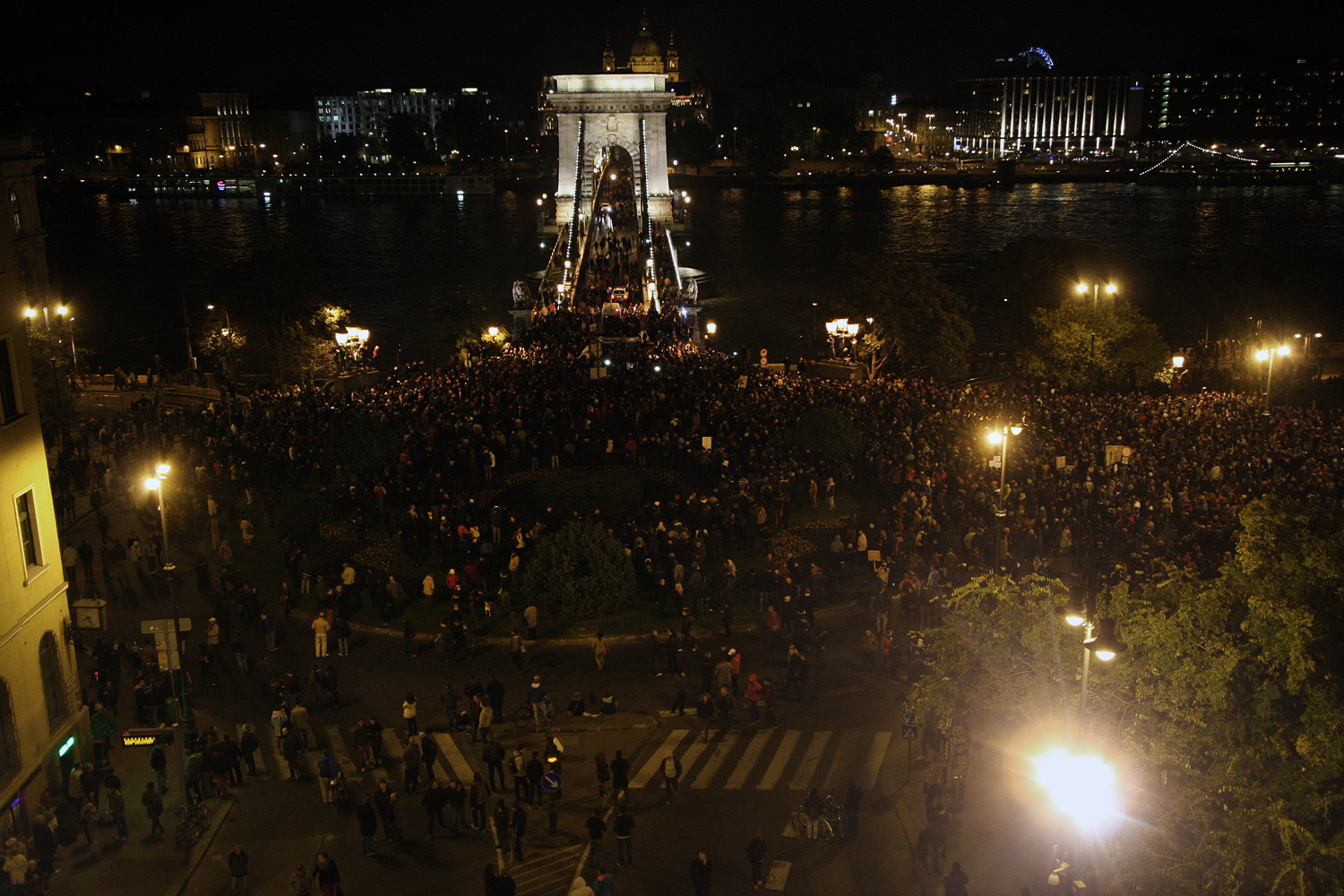 Illustration for article titled Hatalmassá dagadt a második netadóellenes tüntetés