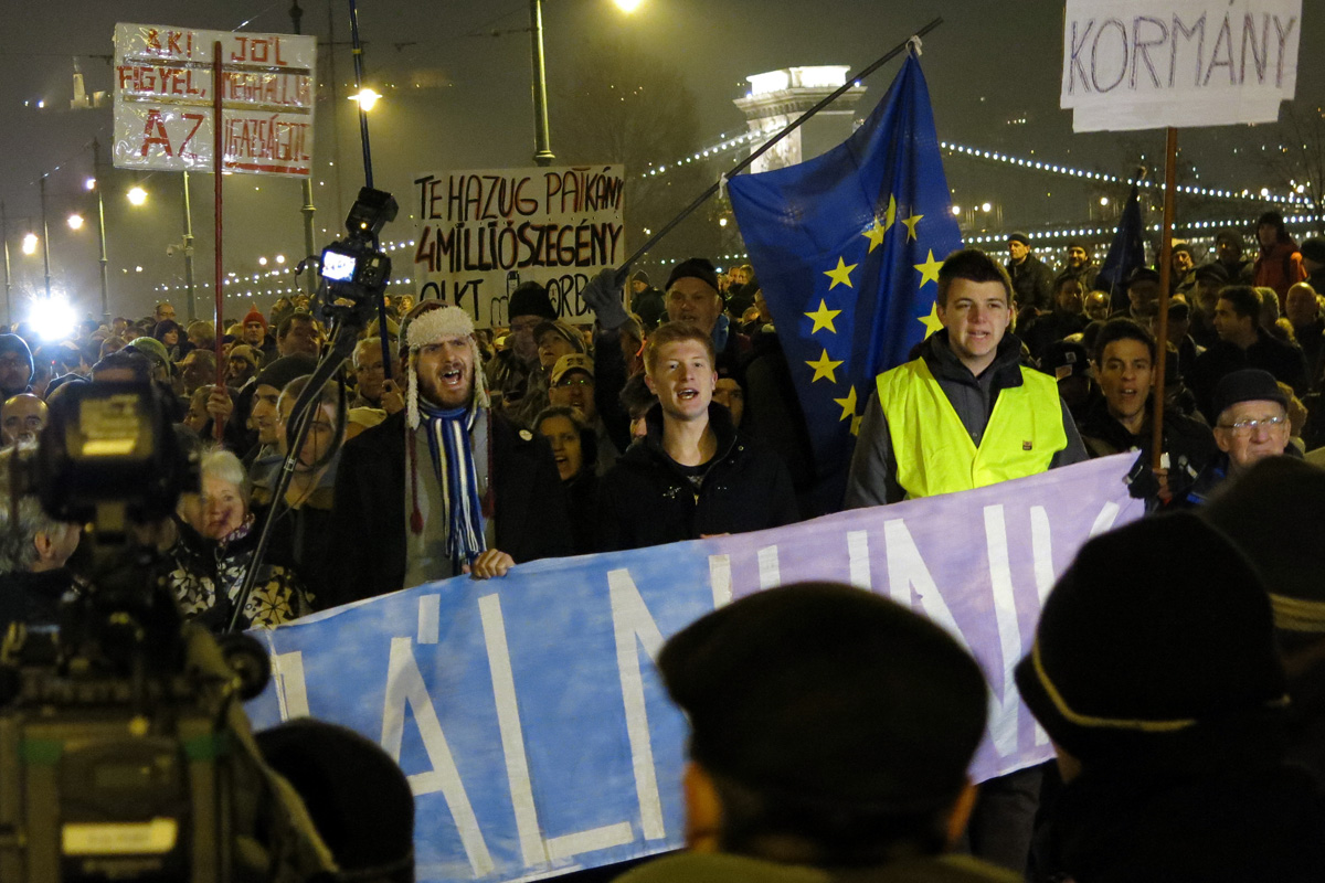Illustration for article titled Game Over – képeink a kedd esti tüntetésről