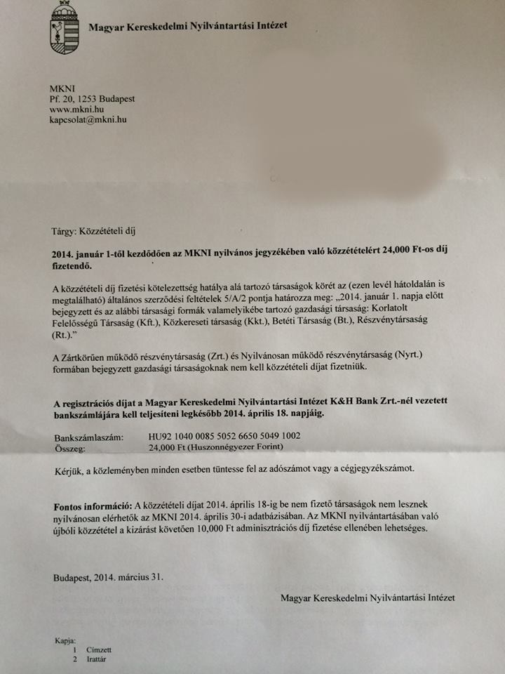 Az év csalása a kakasos címeres levél