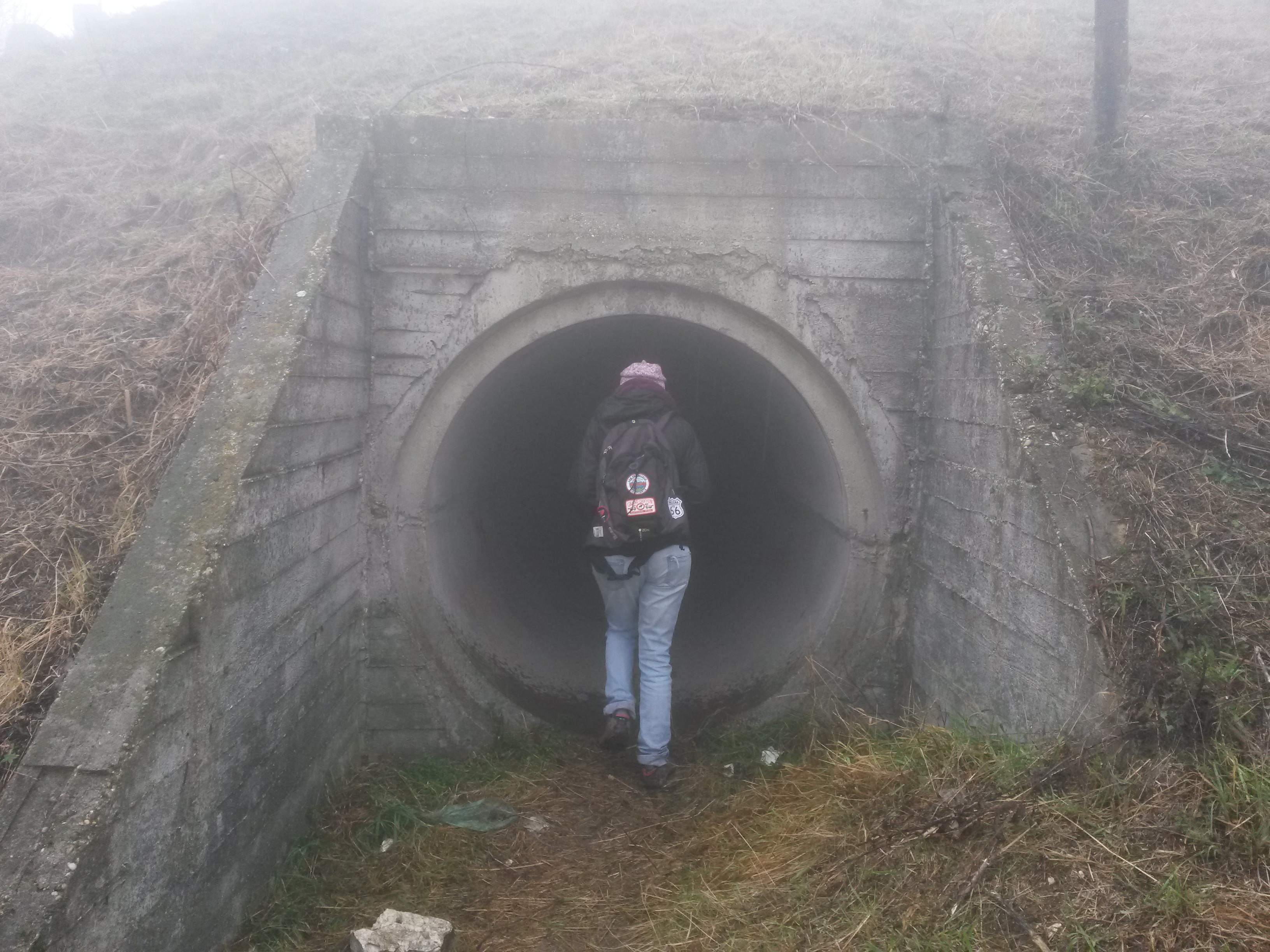 Illustration for article titled Kísérteties katonai bázisra bukkantunk a Pilisben