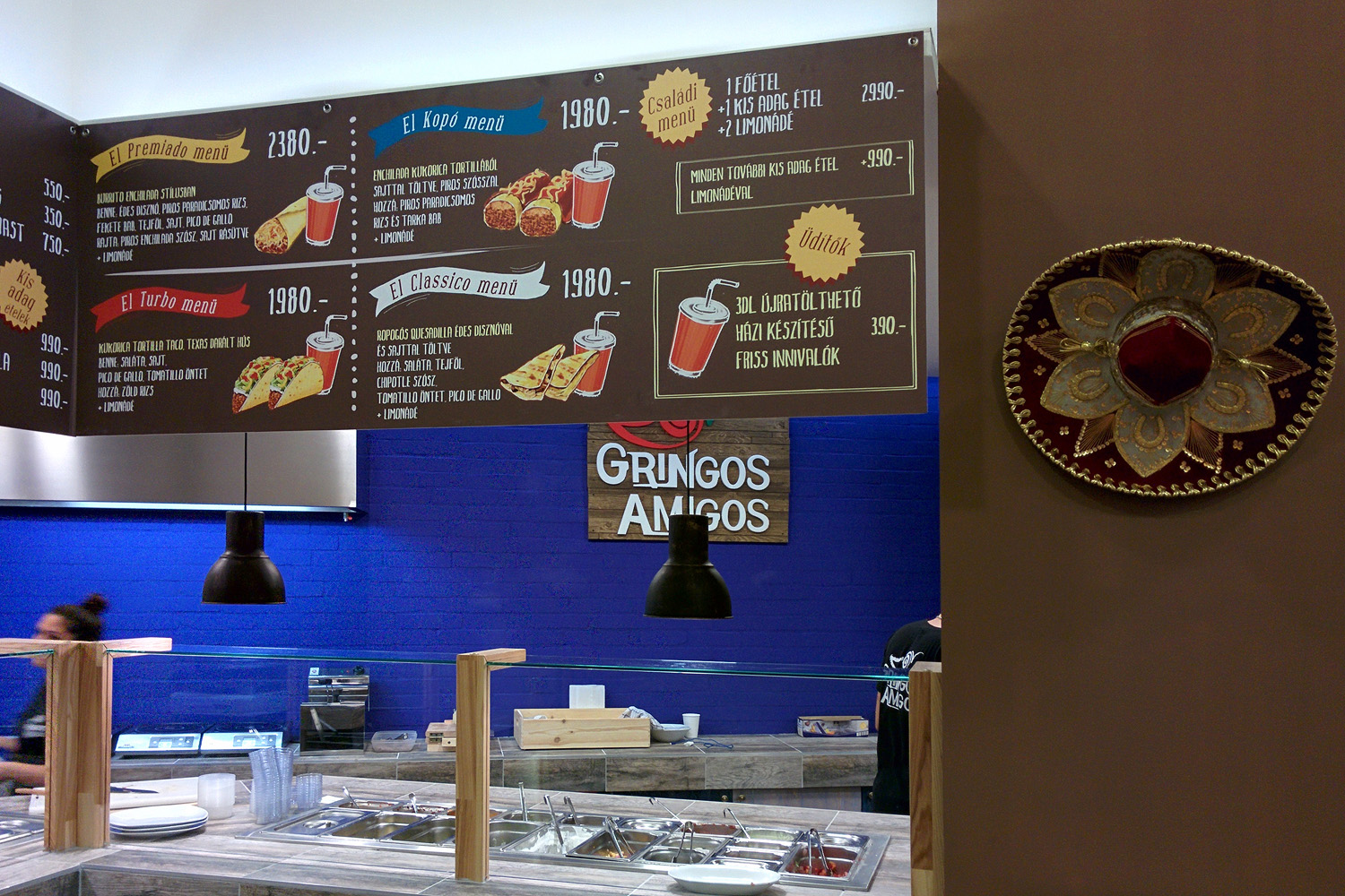 Illustration for article titled Itt az első budapesti falfestmény egy vért hugyozó mexikóiról