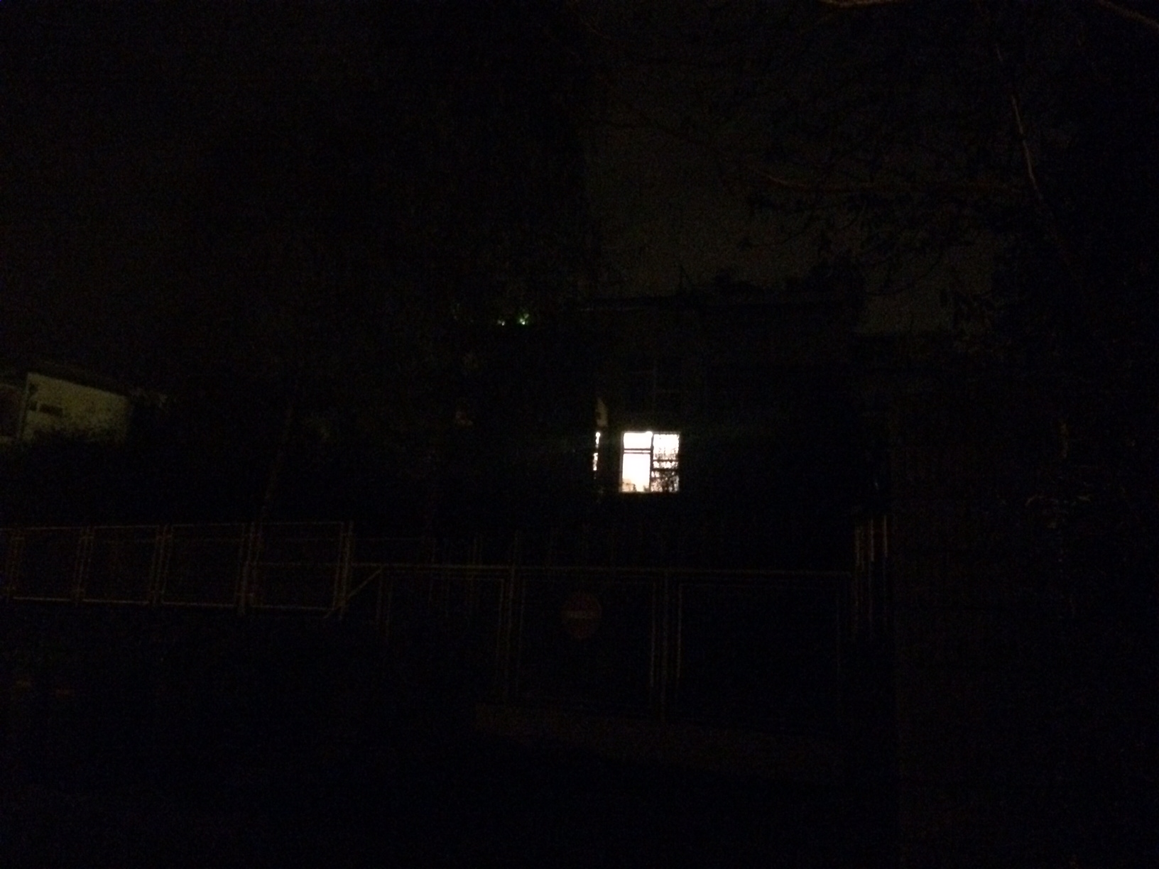 Rogán kérója az éjjel nem duzzadt tovább