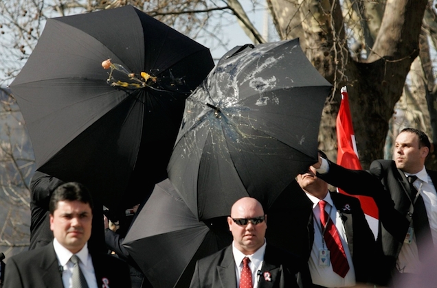 Illustration for article titled Szerintetek létezik olyan, hogy nemzeti esernyő?