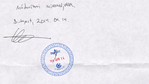 Illustration for article titled Ezzel a kézzel íratott vacakkal lehet címet váltani az OTP-ben