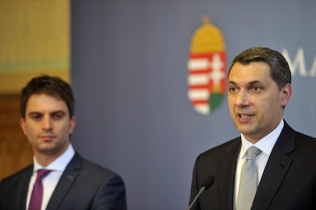 A Simicska és a Jobbik közötti nagy szerelemről beszélt Lázár János