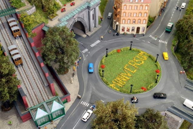 Illustration for article titled Triciklire szerelt terepasztal járja Budapestet