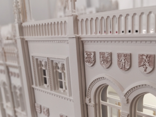 Illustration for article titled Tátva maradt a szám az Országházról készült csodamakett láttán