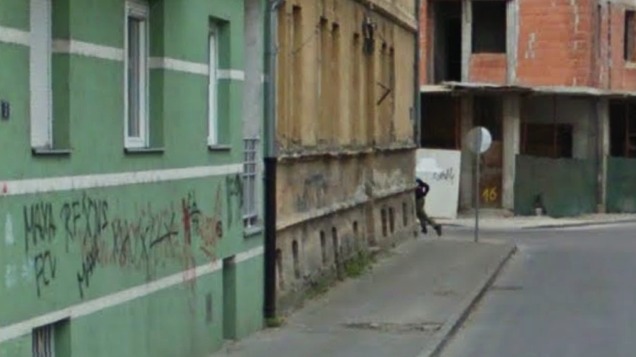 Illustration for article titled Bolti rablást vett fel a Street View, elejétől a végéig