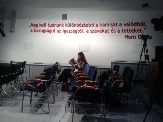 Illustration for article titled Billeg a Fidesz-kétharmad, bejut az LMP (percről percre)