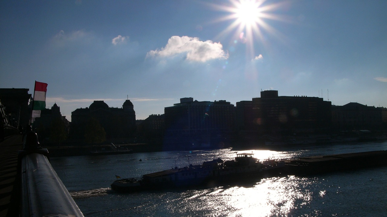 Időjárás- és vízállásjelentés következik