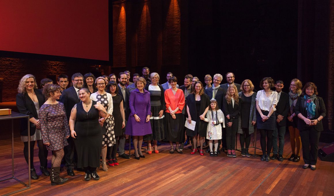 Illustration for article titled Politikonc$115 000 000