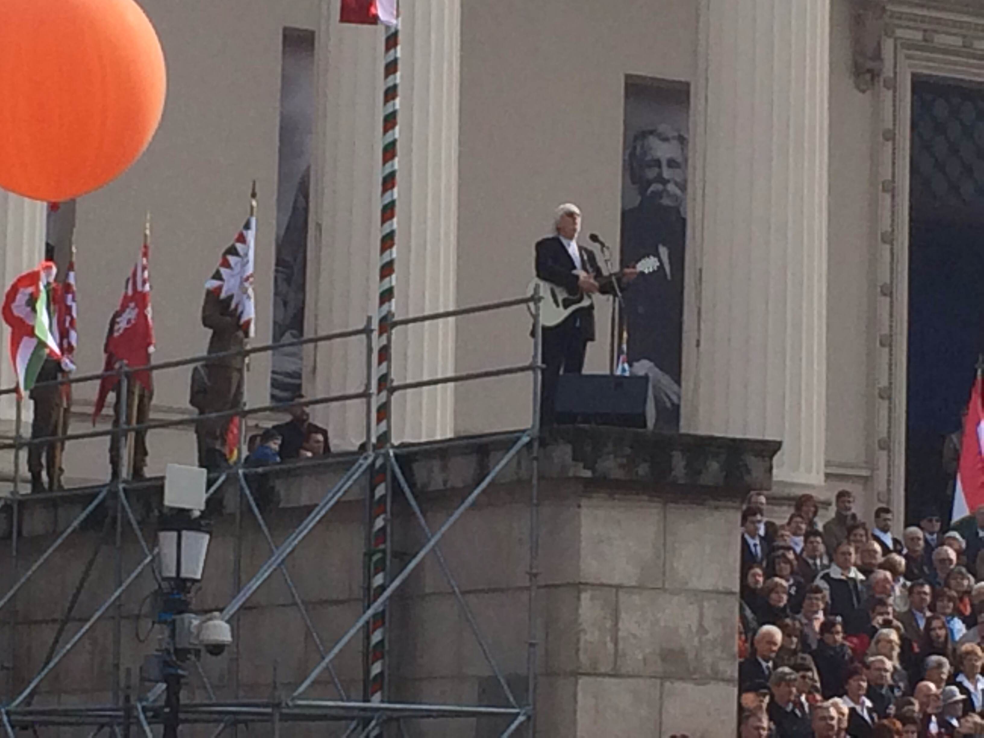 Illustration for article titled Március 15. - Pajkos esőcseppek a kopasz fejeken (Percről percre)