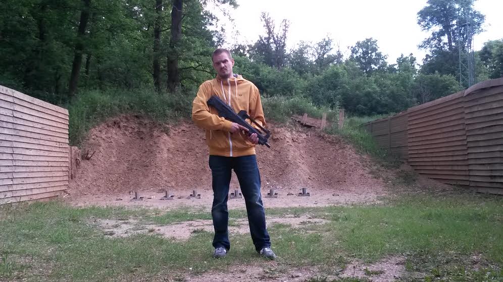 Ne haragudjatok, egy kicsit lejjeb tudnátok halkítani a zenét?