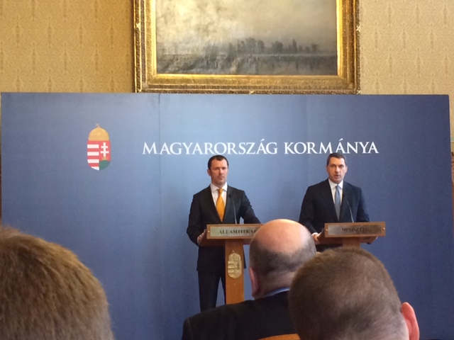 Az Orbán-kormány megalakította a magyar Pet Shop Boyst, a siker óriási