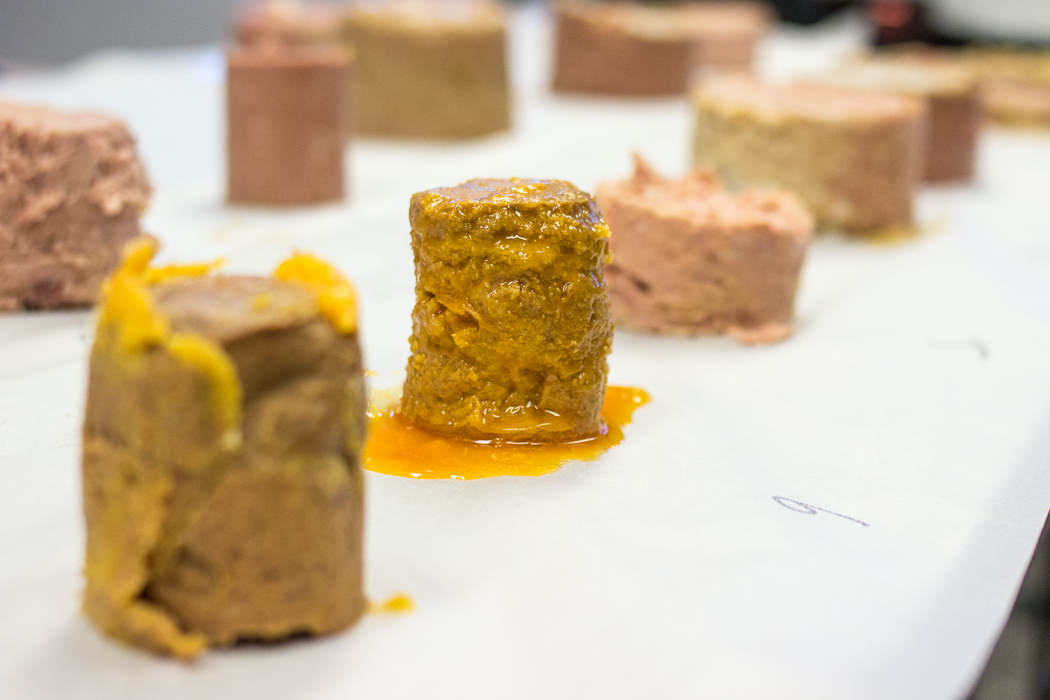 Azt írják, hogy a löncshúsnál csak a kannibalizmus lehet rosszabb