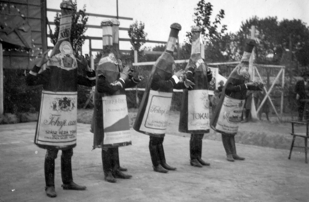 Ezt a képet nem lehet nem kirakni, és a tokaji különben is aktuális