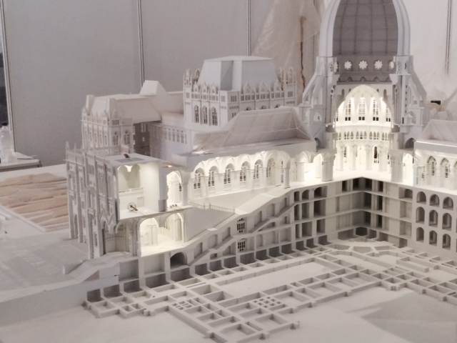 Illustration for article titled Tátva maradt a szám az Országházról készült csodamakett láttán