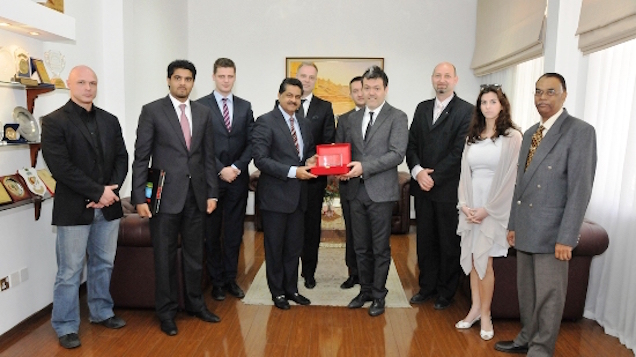 Illustration for article titled Habony Árpád megtekint egy bazi nagy vitrint