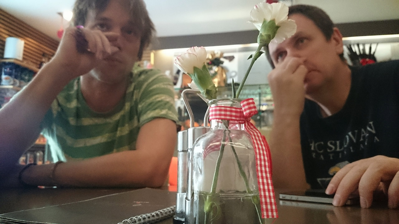 A fikázás, az megy!