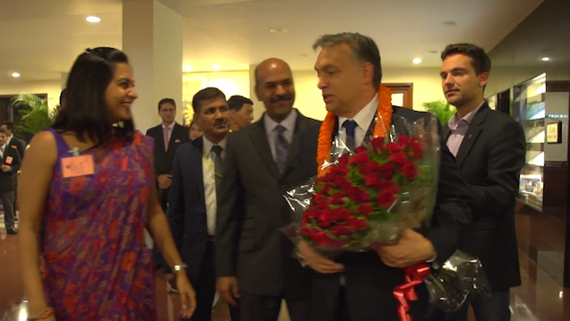 Orbán Viktor sajtósa inzultálta a Magyar Nemzet újságíróját!