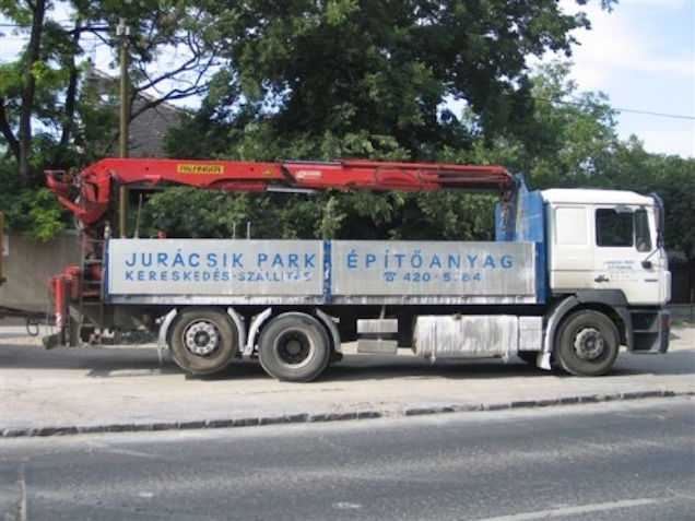 Jurácsik Park!!! Na ennél mondjatok csodásabb cégnevet, ha tudtok!
