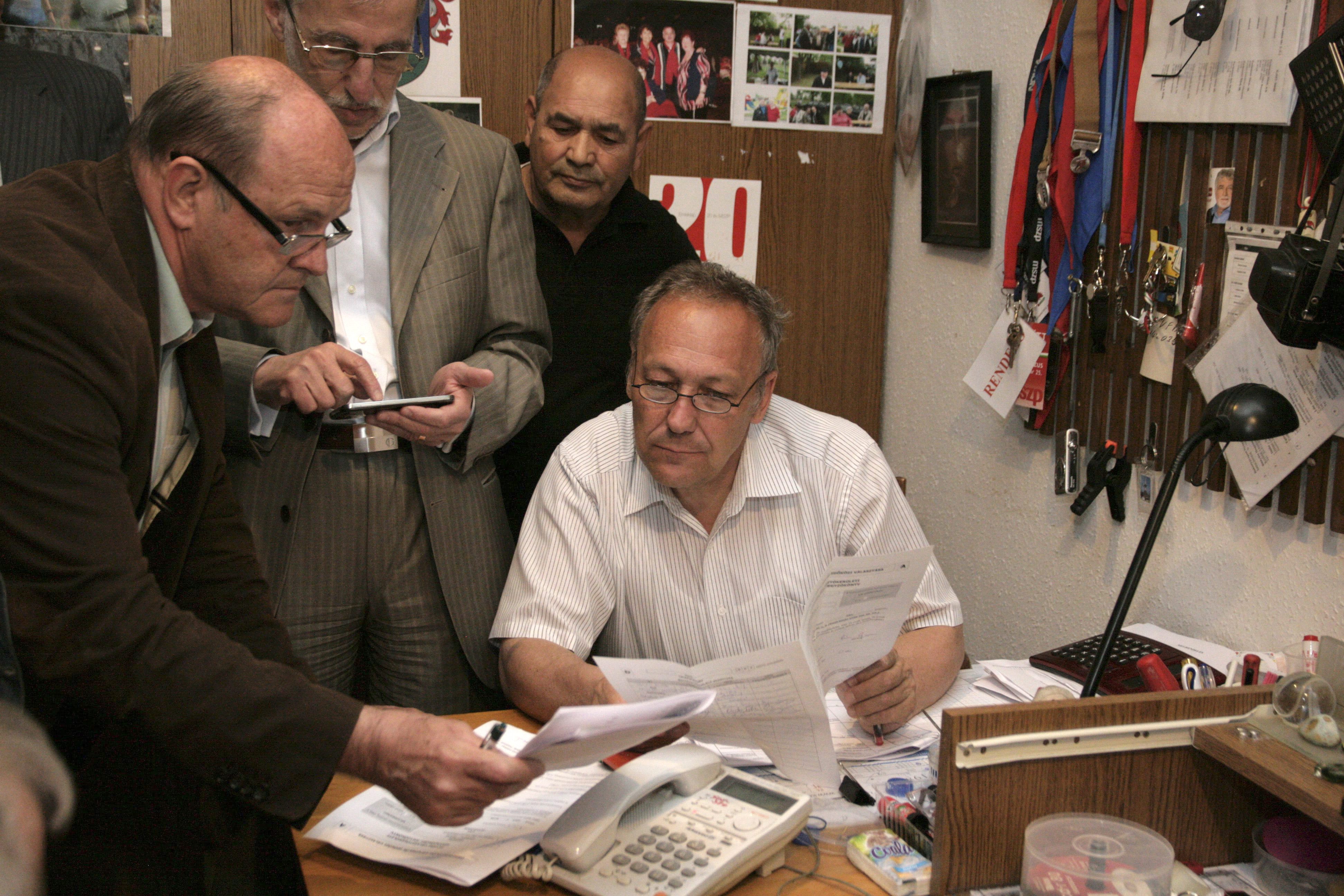 Találd meg az összes kakukktojást Pad Ferenc fotóján!