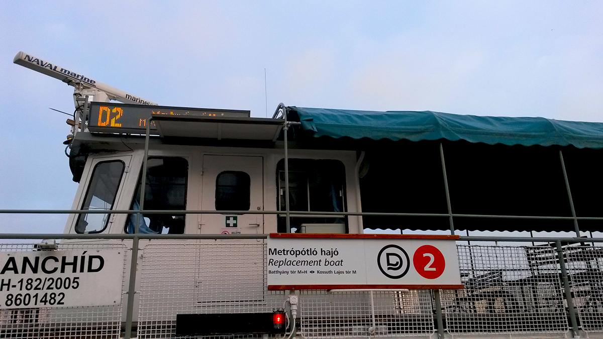 Konc-gyorsteszt: metrópótló hajó (replacement boat)