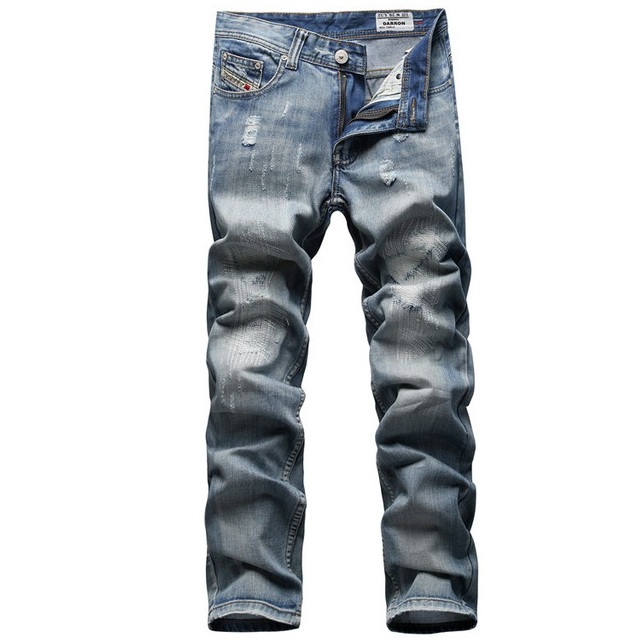 Illustration for article titled Drogot és magyar útlevelet is vásárolt a feketepiacon egy program