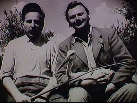 A két jó szomszéd: Páger Antal és Rajczy Lajos “Az első” c. filmből, hazafelé