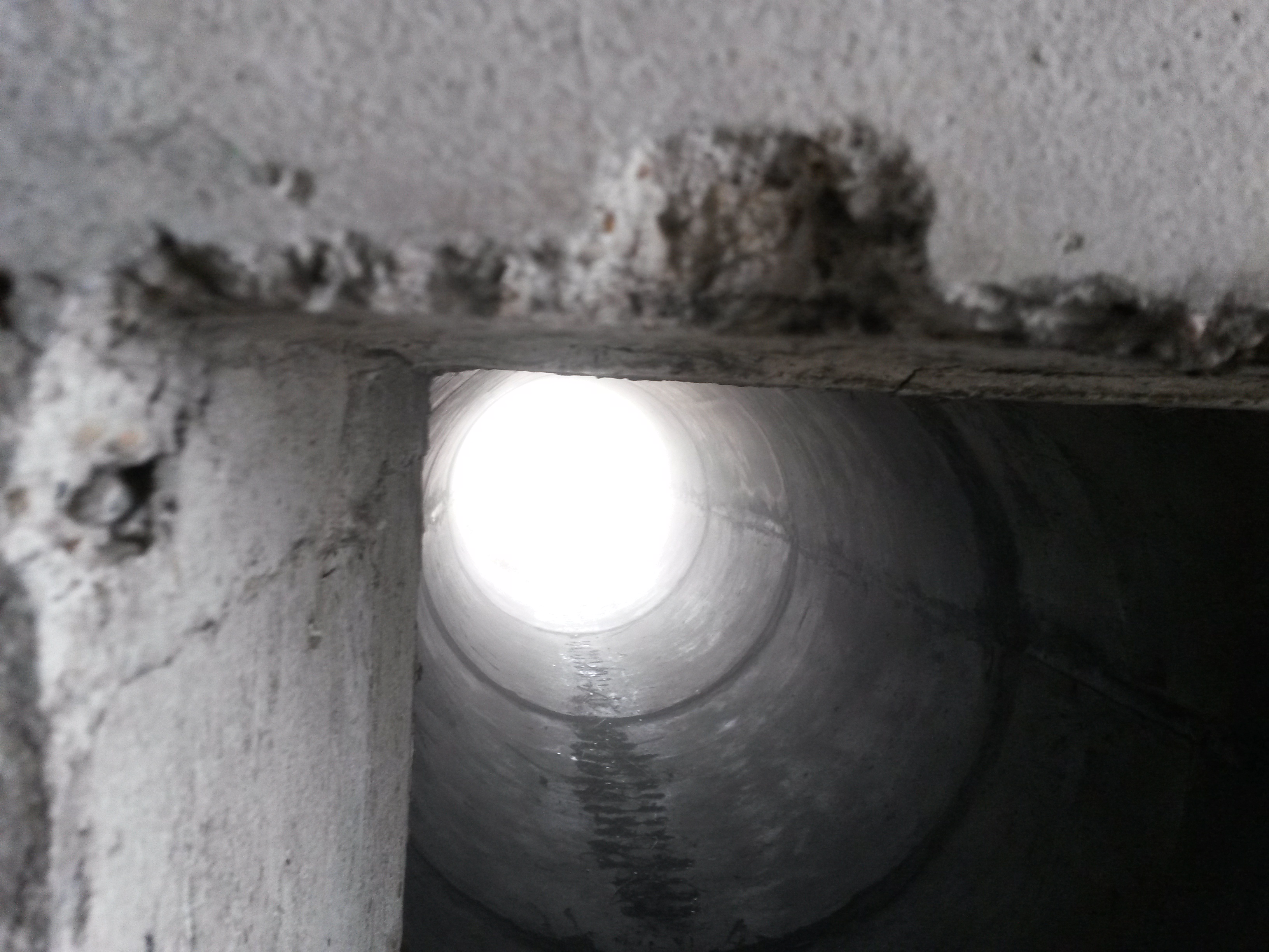 Illustration for article titled Kísérteties katonai bázisra bukkantunk a Pilisben