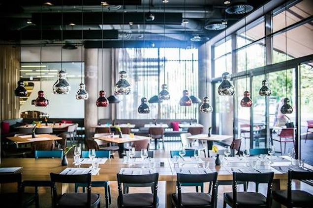 A csajom tervezte az új Michelin-csillagos étterem belsejét