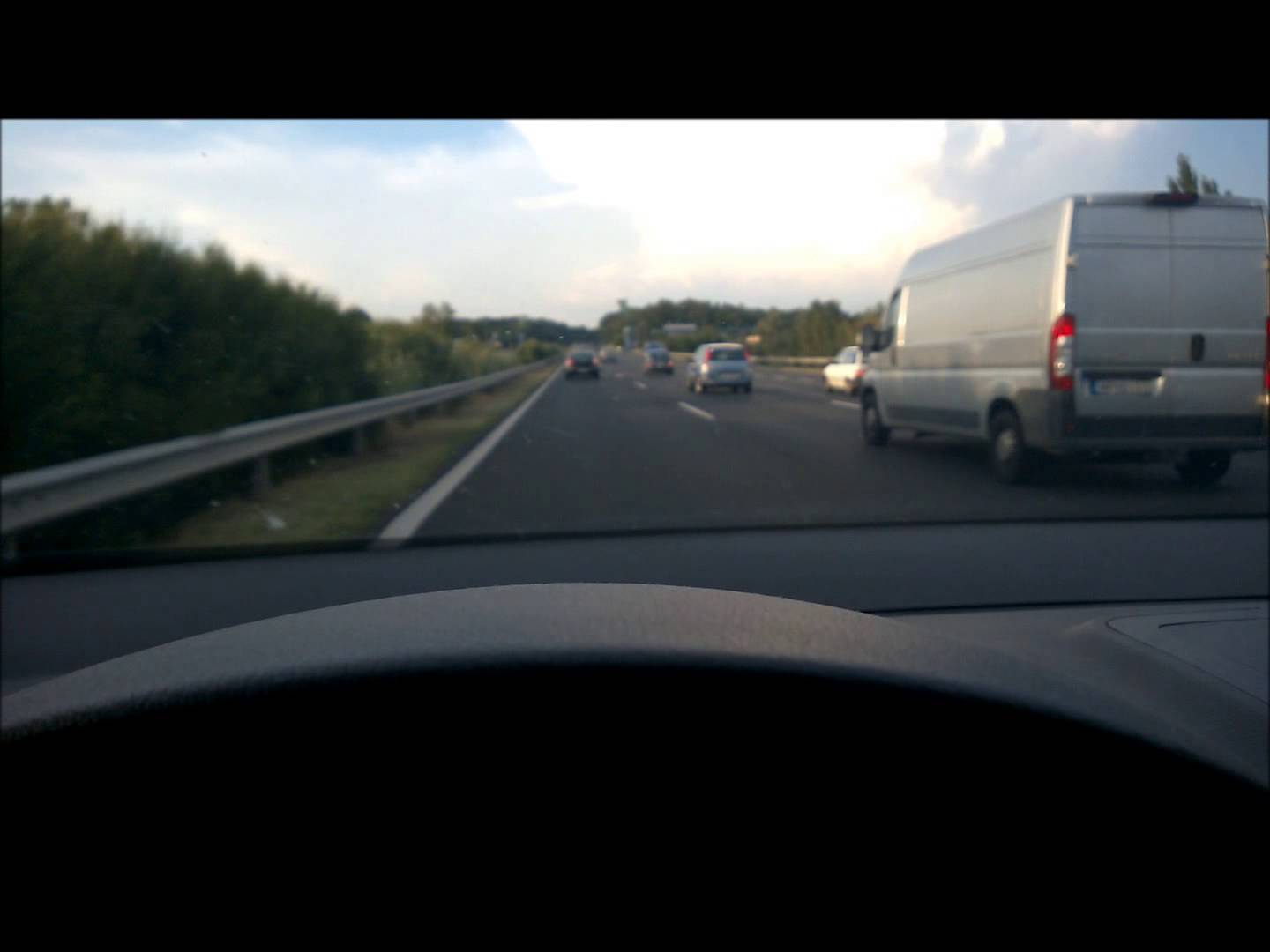 A lemmingek Budapestre mennek – bravúros oktatófilm az M7-es cammogóiról