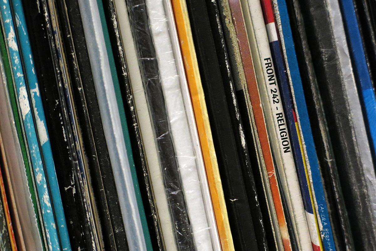 Illustration for article titled Van szükséged lemezboltra? Ötmillió forintért a tiéd lehet!