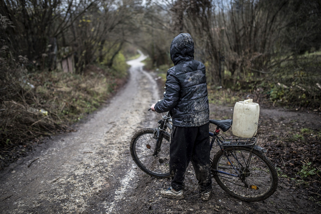 Illustration for article titled A vízhordás a legkeményebb Borsod megye Sowetójában