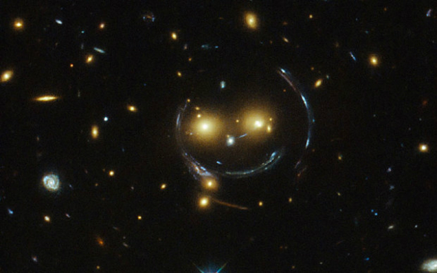 Ilyet még nem láttatok: az űr mosolyog