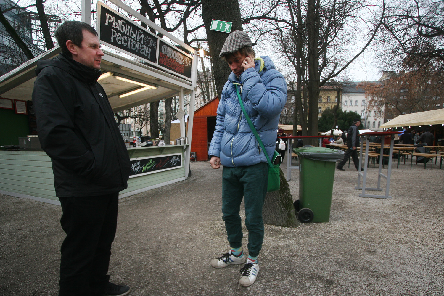 Illustration for article titled Egy ember 22 ezerért vett egy homárt, és befalta hidegen, műanyag tányérról