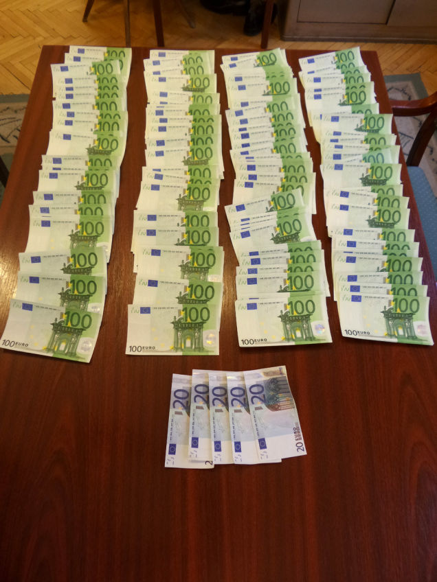 Nem is fideszes a pénzhamisító fideszes, mondja a Fidesz (frissítve!)