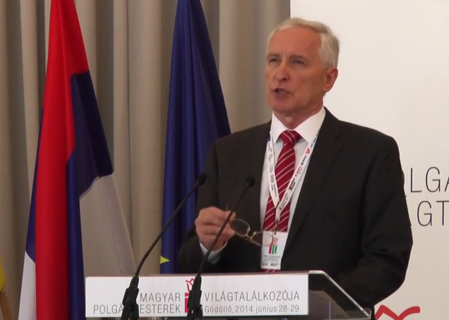 Mikola István is ember