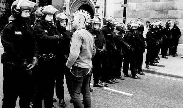 Illustration for article titled Tilos a Bakács mindenkor (Honthy és Hanna jegyzetmaraton)