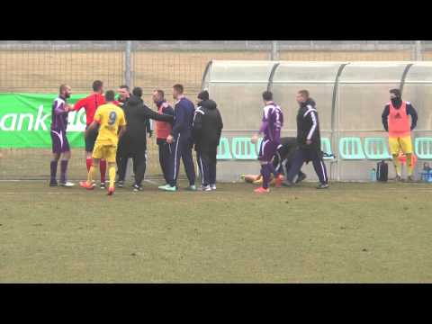 Akarod látni, hogy zúznak szét, szó szerint, egy magyar focistát?