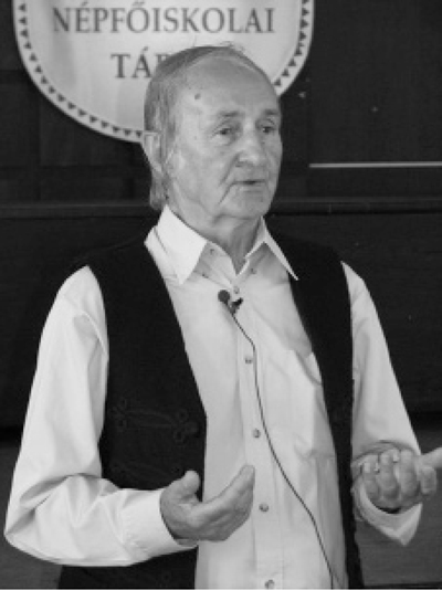 Sötét van. Büdös, ragacsos sötét.