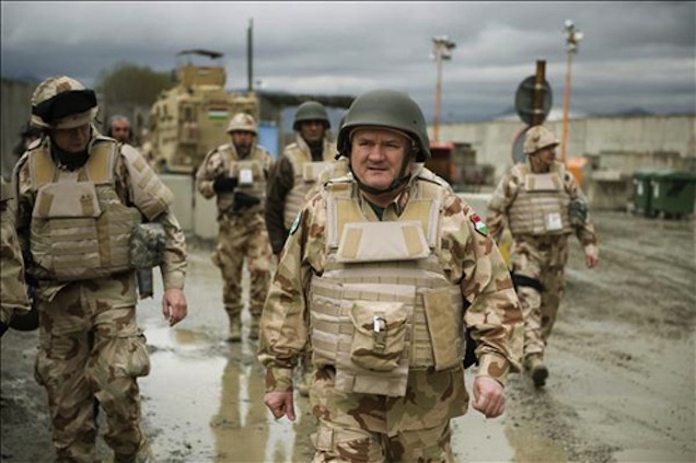 Lázár: Háborús válságkormányzás jöhet 2015-ben