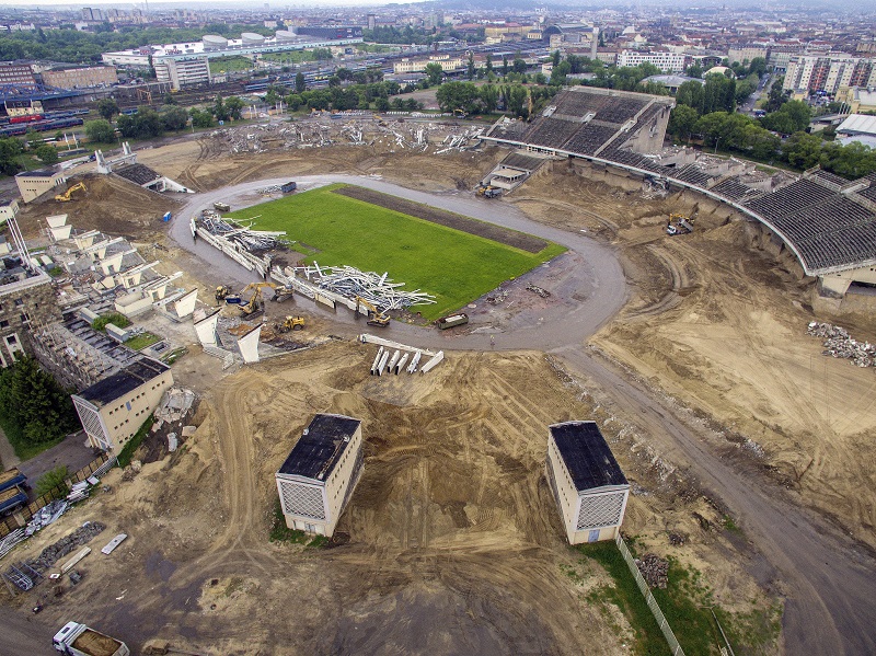 Illustration for article titled Vajon Usain Bolt hol futhatna napjainkban Budapesten 100 vagy 200 métert? HOL? SEHOL! Frissítve: Az olimpiai pályázat víziójával!