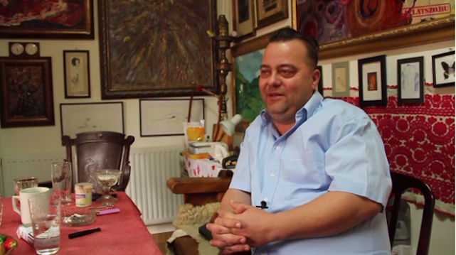 Végre egy szaftos fideszes családi dráma, L. Simon testvére kipakol